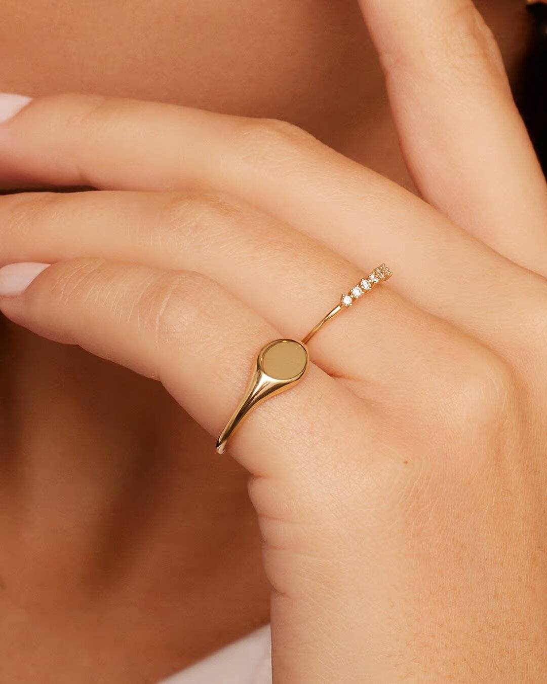 14k ગોલ્ડ બેસ્પોક સિગ્નેટ રિંગ